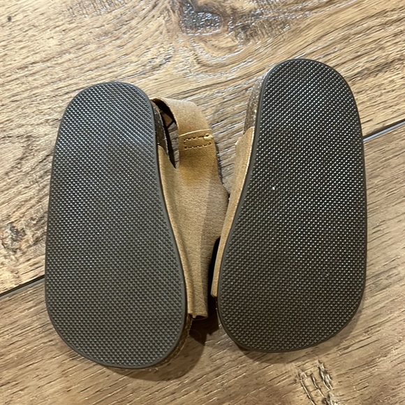 Lot of Old Navy Shoes + Hat - Picture 3 of 8